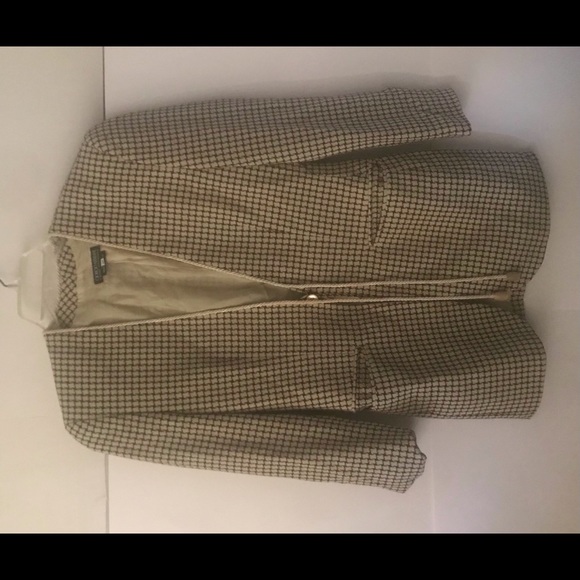 Armani Jacket Lined Size 4 made in Italy 1 Owner - Picture 5 of 16